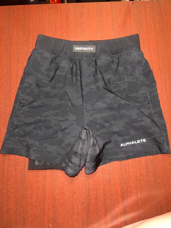 Alphalete Other - Alphalete Black Camo Infinity Waistband Training Shorts